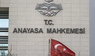 Anayasa Mahkemesi, Yükleniciden Tahsil Edilen Sözleşme Bedelinin Onbinde Beşi Oranında Tahsil Edilen Kurum Payının “Hiçbir Durumda İade Edilmez” Hükmünü İptal Etti!